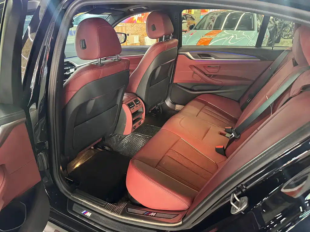 BMW 5 Series — миниатюра 5