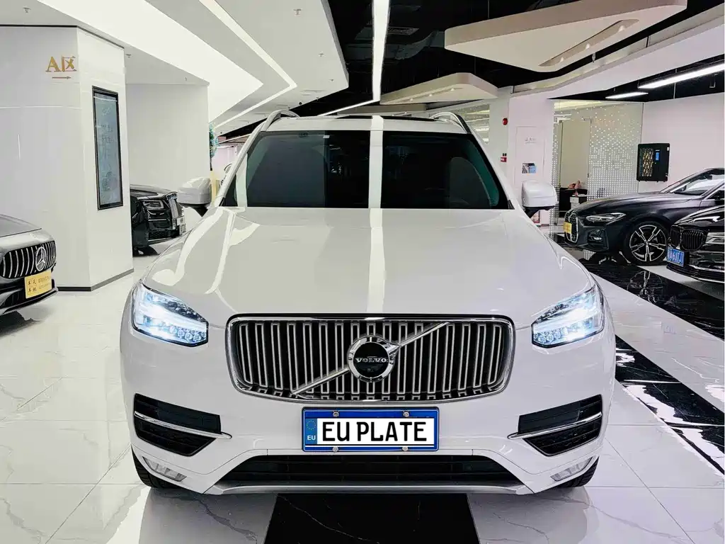Volvo XC90 2018 T6 7 мест