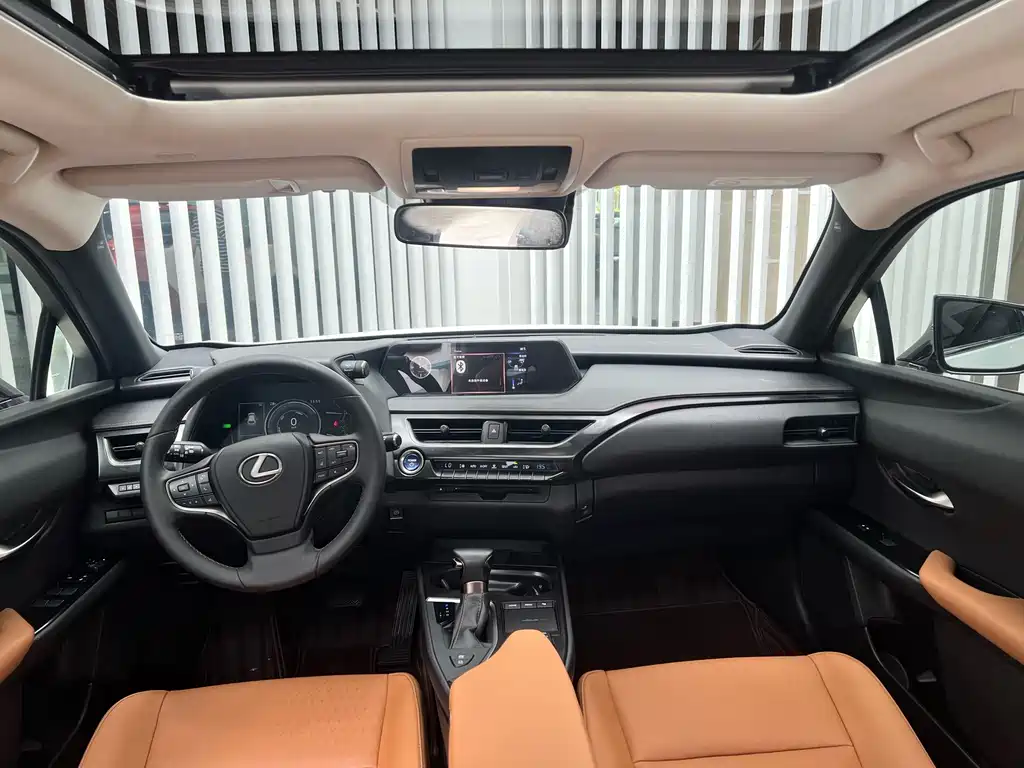 Lexus UX — миниатюра 5