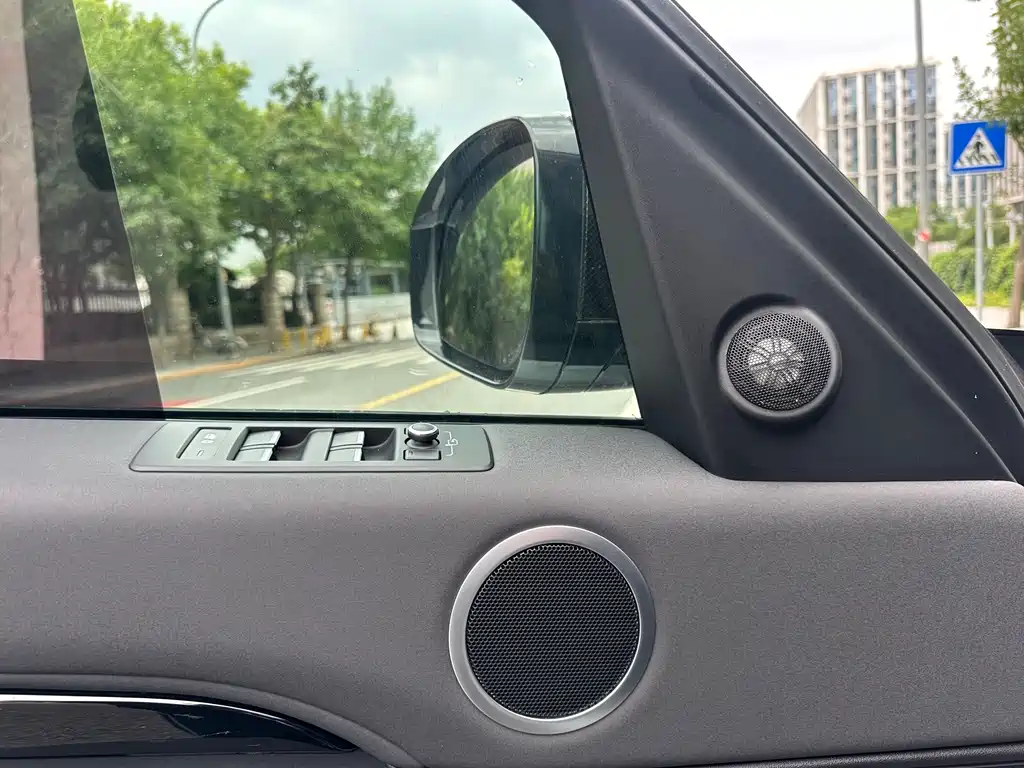 Land Rover Discovery — миниатюра 21