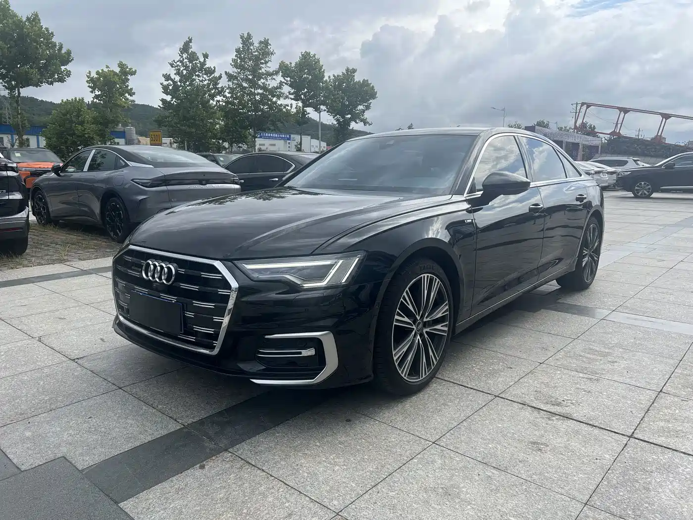 奥迪A6L 2024款 45 TFSI quattro 臻选动感型 2024