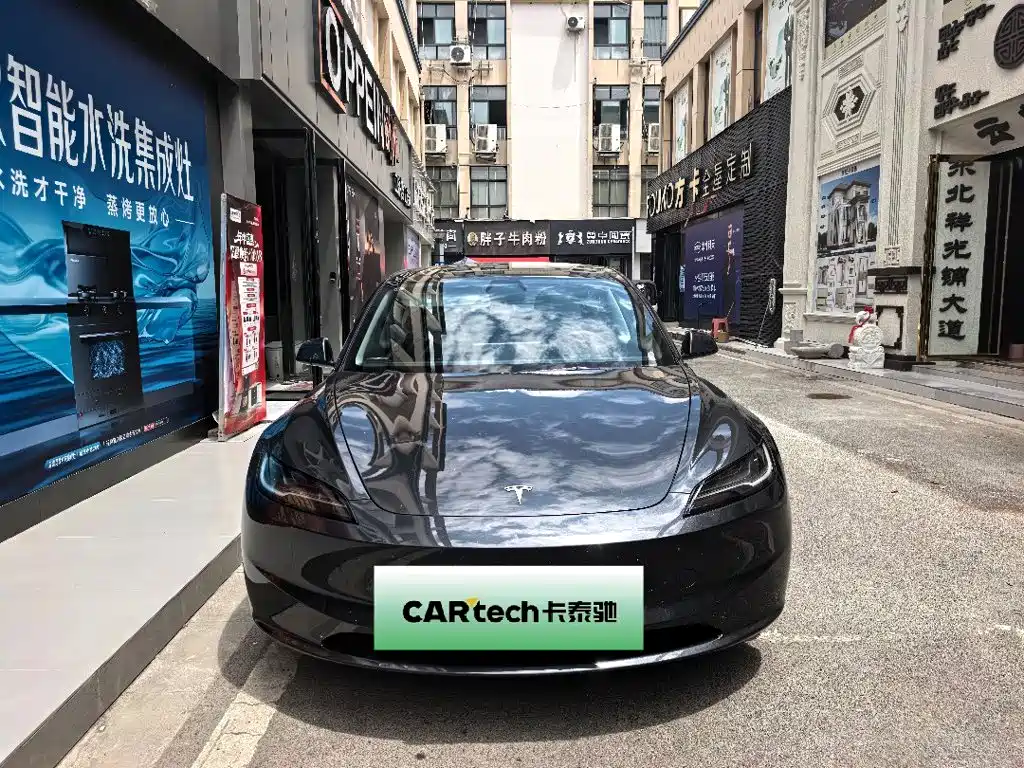 Tesla Model 3 — миниатюра 2