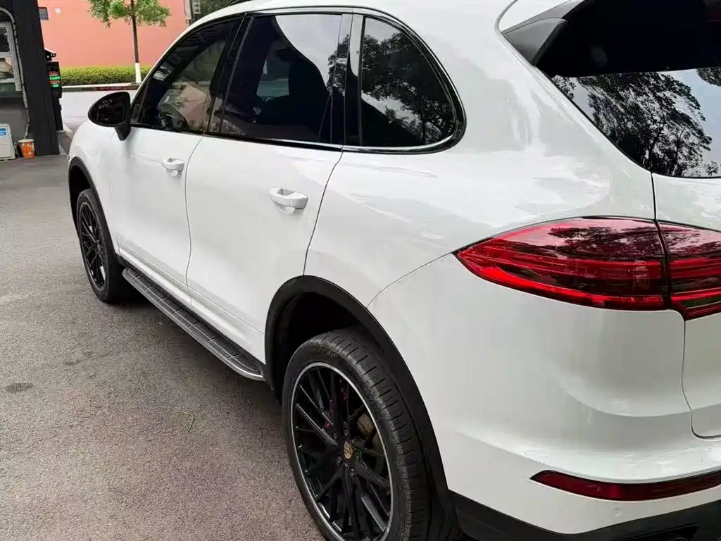 Porsche Cayenne 2011 Cayenne S Hybrid 3.0T