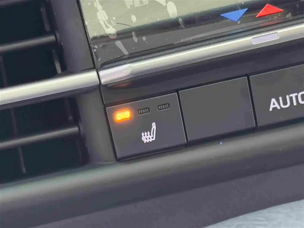 Toyota Granvia — миниатюра 17