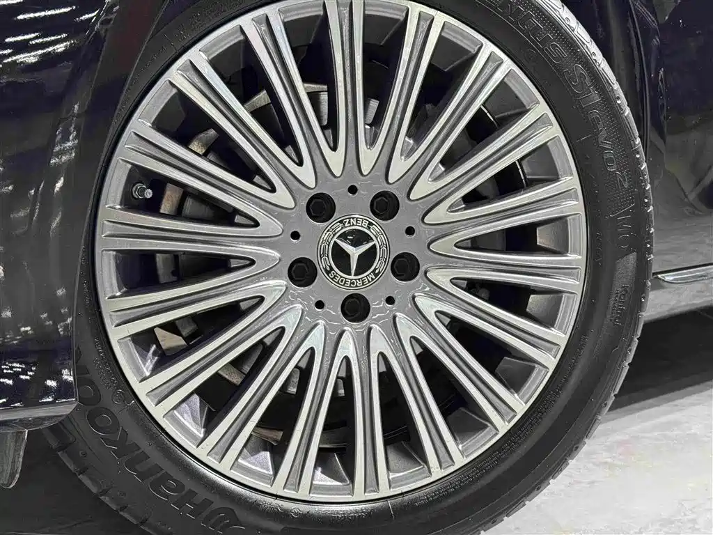 Mercedes-Benz E-Class — миниатюра 18
