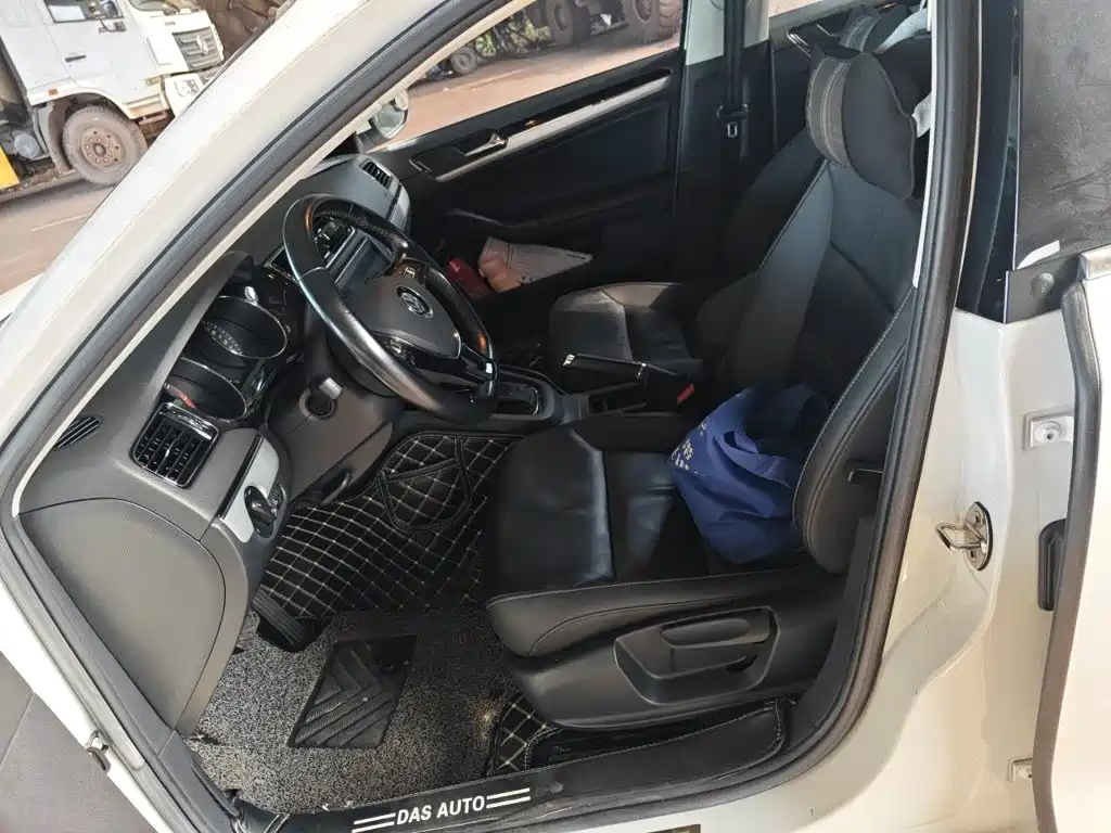 Volkswagen Sagitar — миниатюра 11