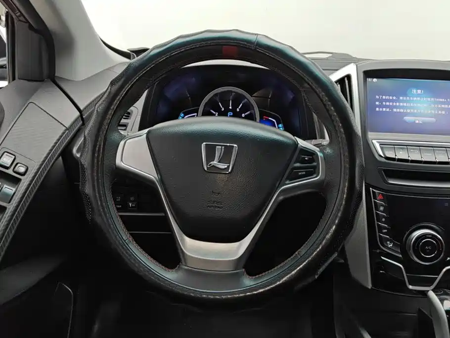Luxgen U6 — миниатюра 15