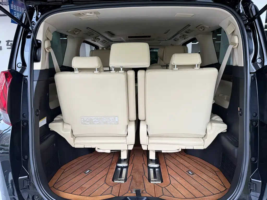 Toyota Alphard 2018 3.5L Luxury