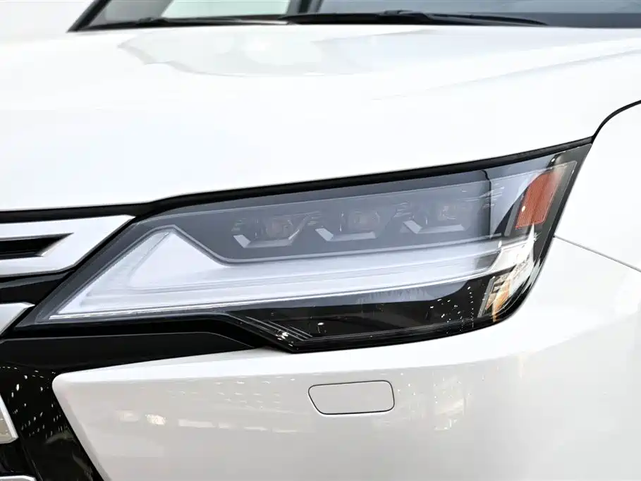 Lexus LX 2022 600