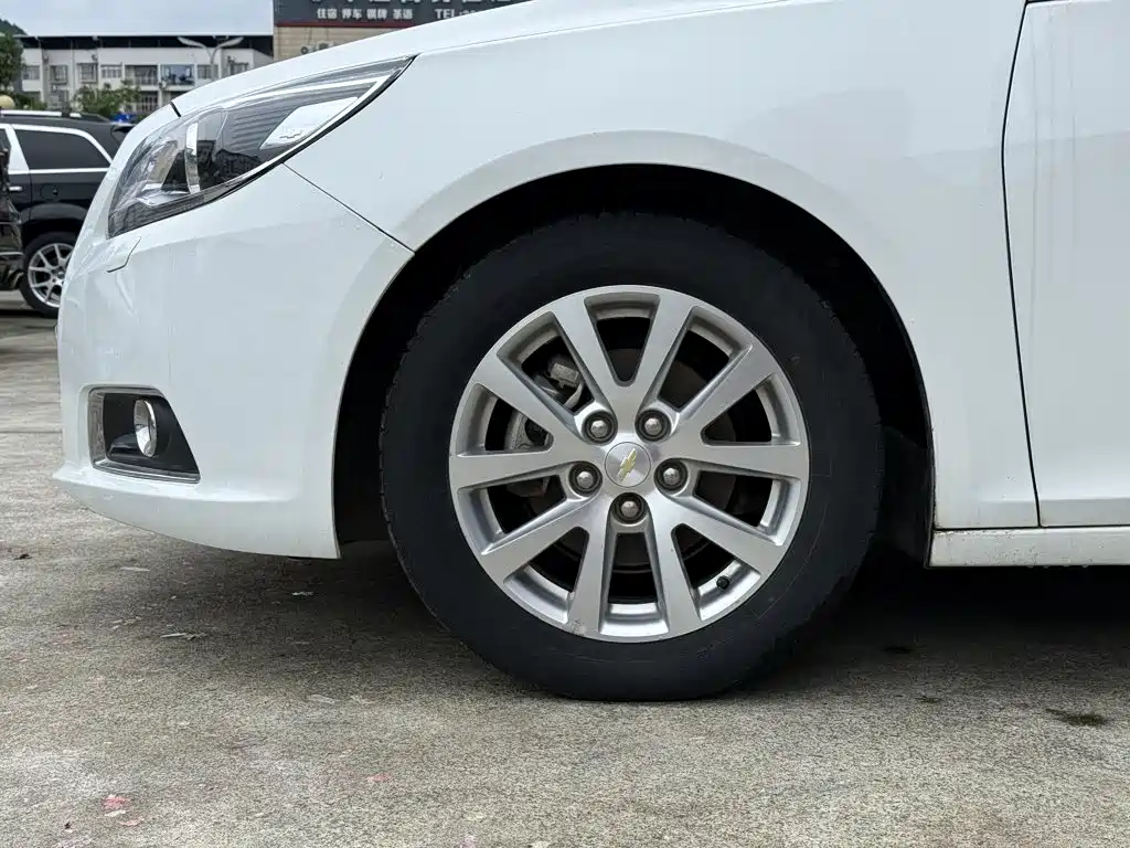 Chevrolet Malibu 2.0L Auto Luxury Edition, фото 5