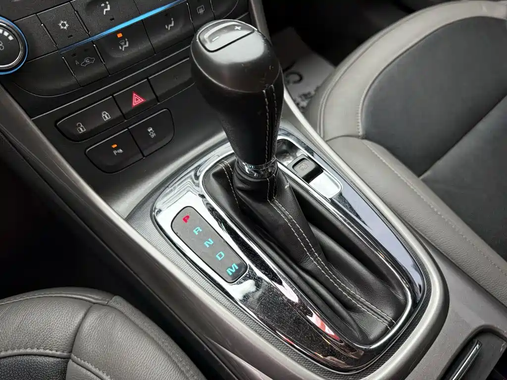 Chevrolet Malibu 2.0L Auto Luxury Edition, фото 9