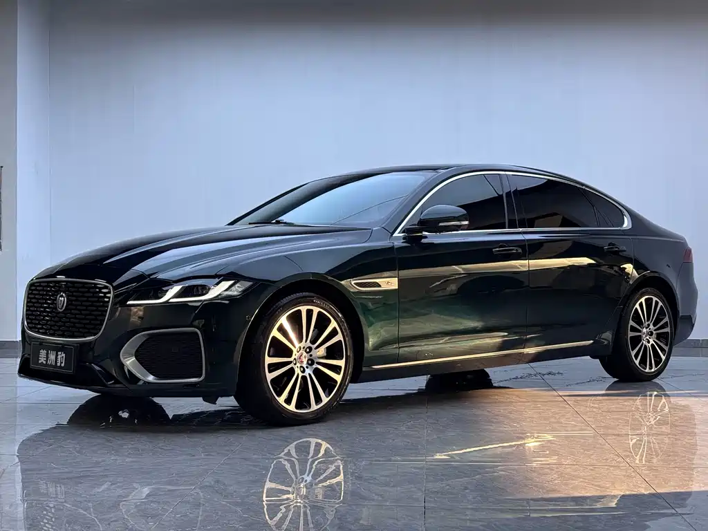 Jaguar XFL
