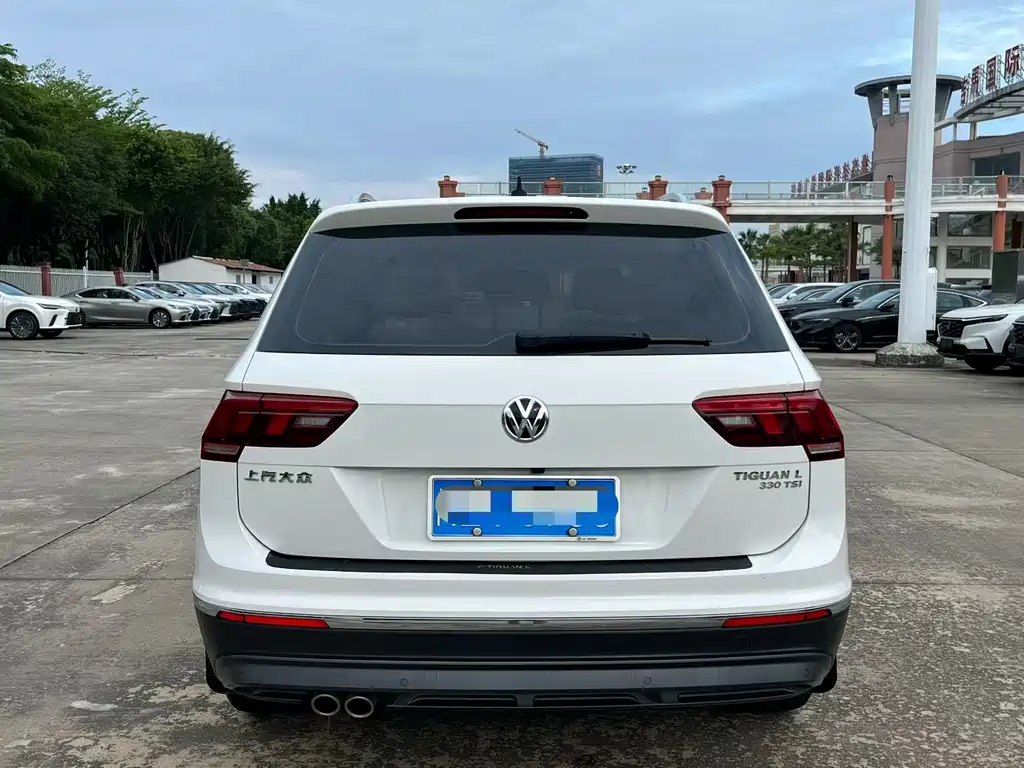 Volkswagen Tiguan L L 2020 330TSI AT Luxury VI