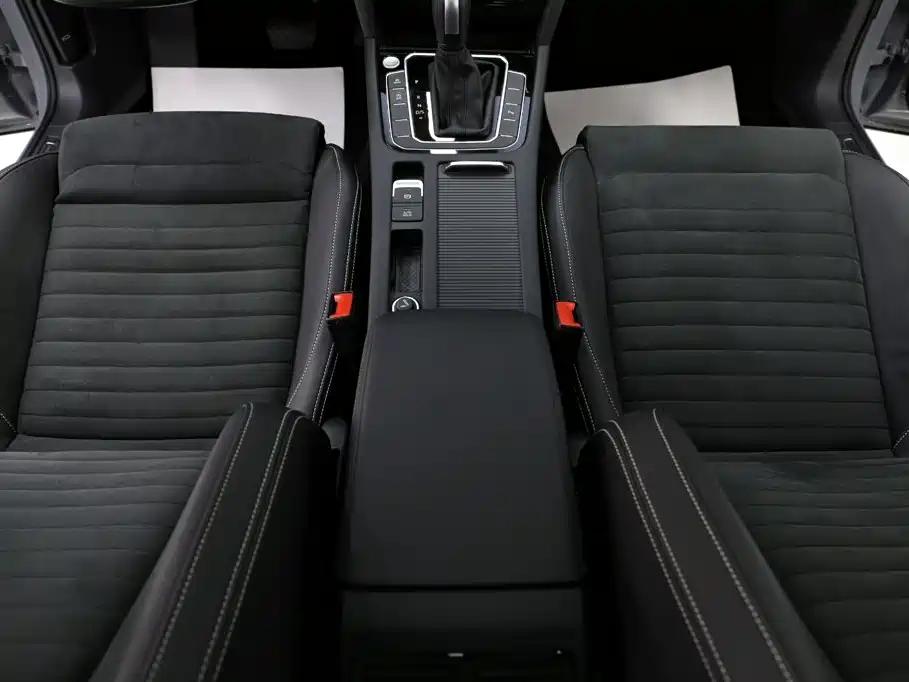 Volkswagen Passat Variant 2021 2.0T