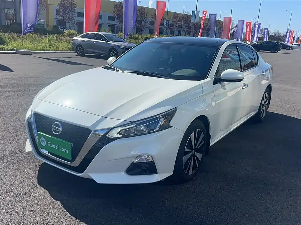 Nissan Teana 2023