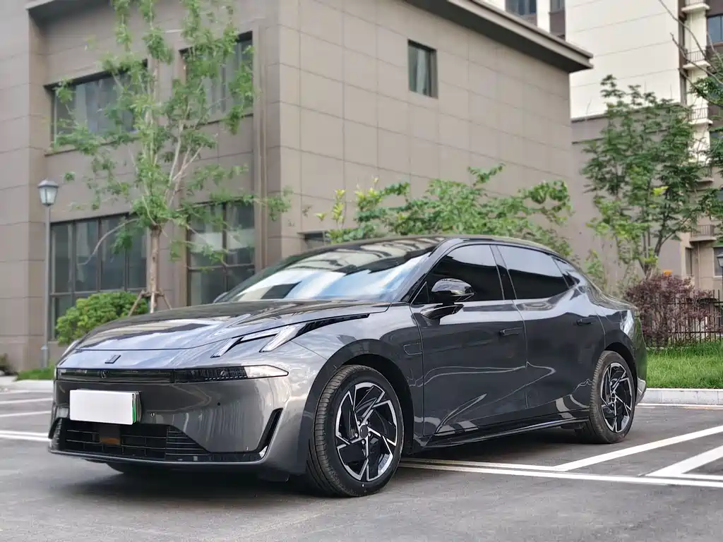 2024 Lynk & Co 07 - zdjęcie 1 z 9