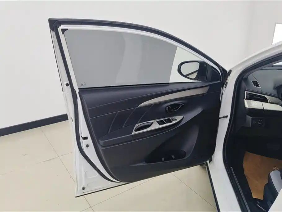 TOYOTA YARIS L ZHIXUAN