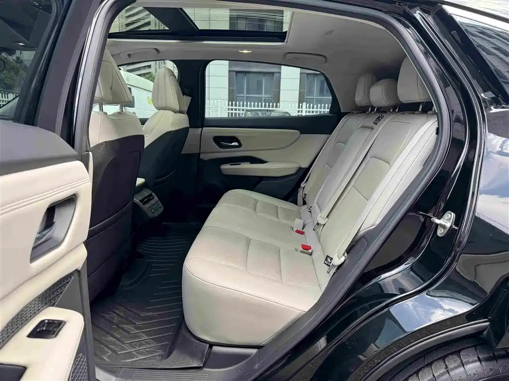 Nissan Ariya — миниатюра 10
