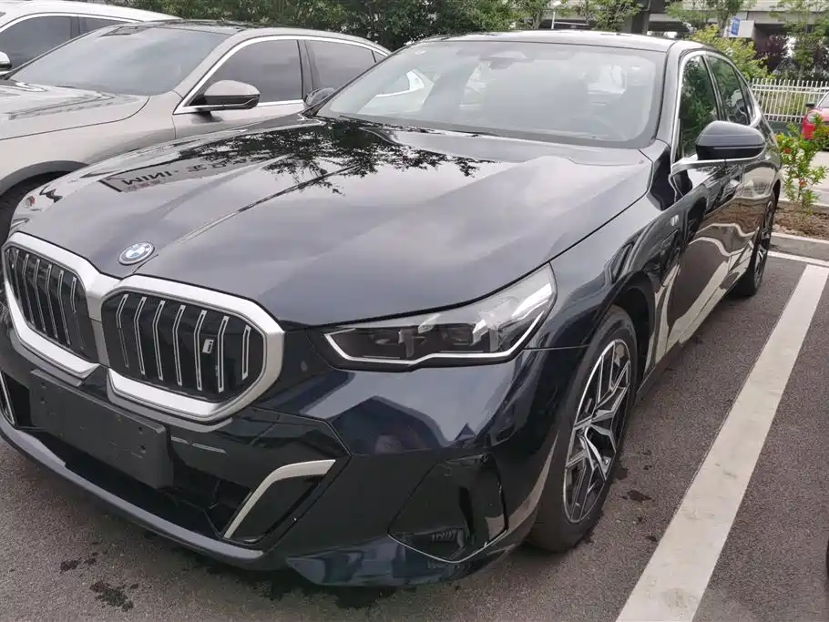 BMW i5 2025