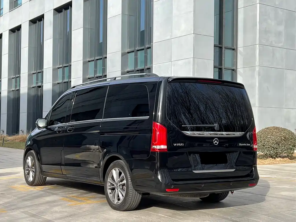 MERCEDES-BENZ V CLASS