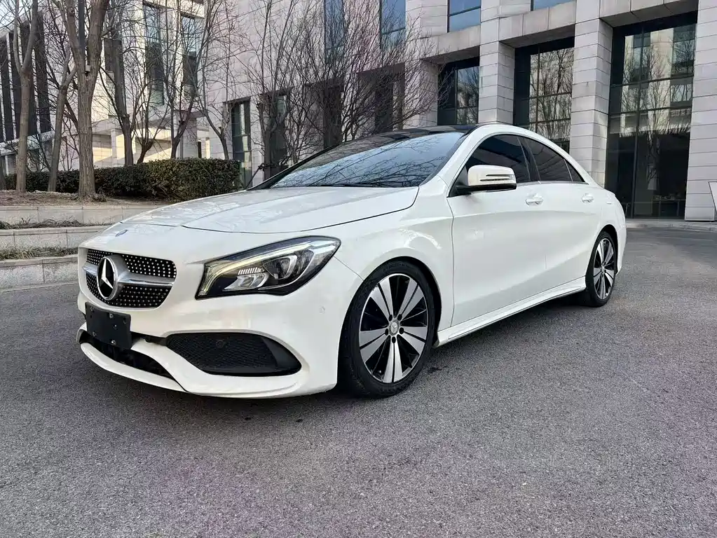 MERCEDES-BENZ CLA