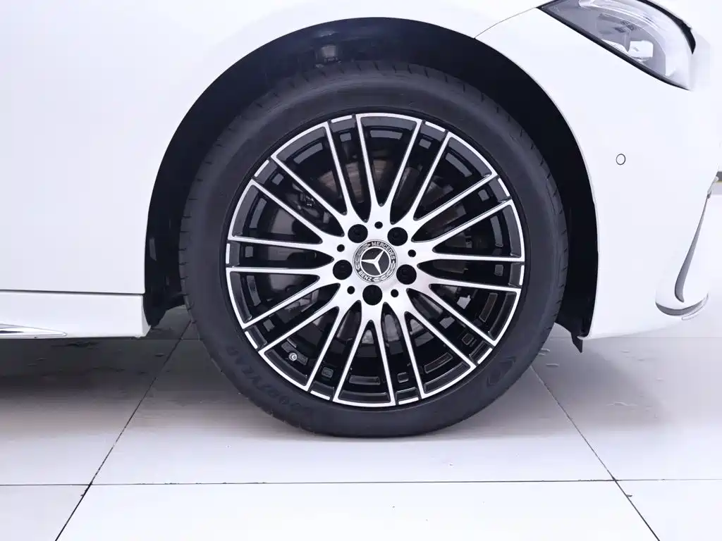 Mercedes-Benz C-Class — миниатюра 6