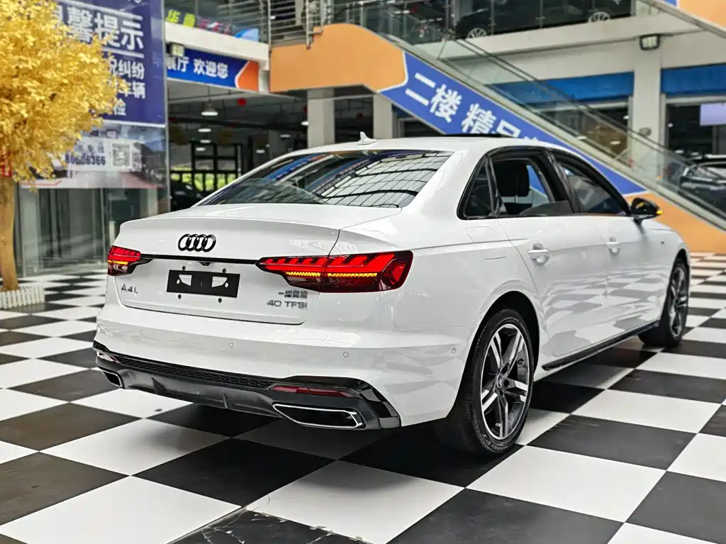 Audi A4L 2022 40 TFSI Luxury
