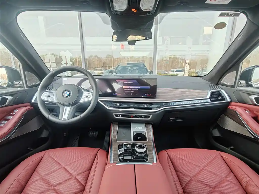 BMW X5 2025 xDrive 40Li Premium M Sport