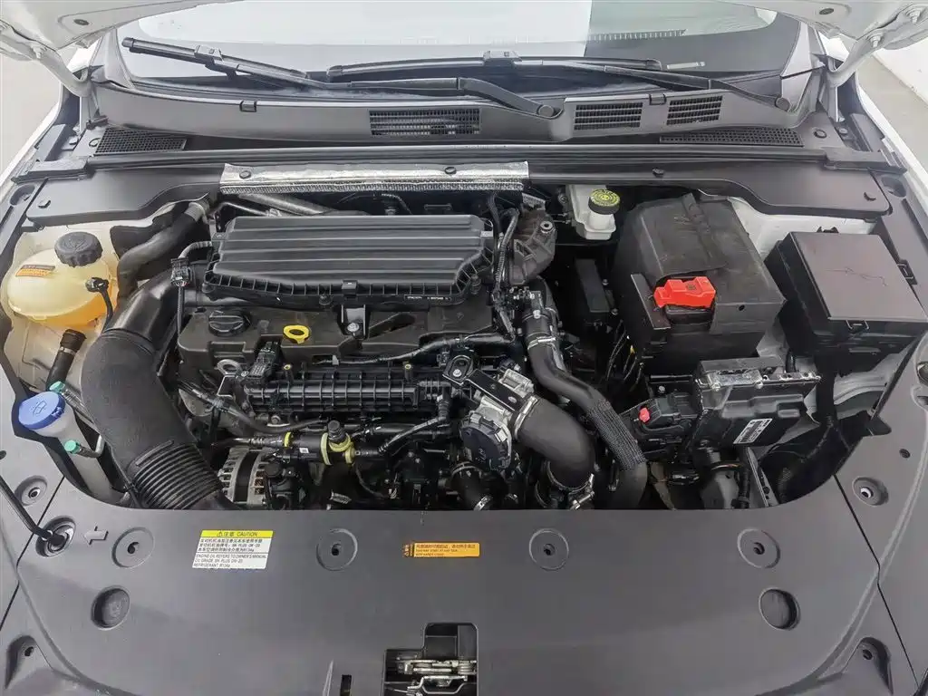 DONGFENG YI HYUN MAX