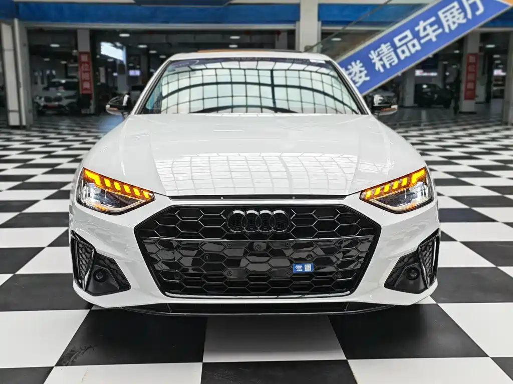 Audi A4L 2022 40 TFSI Luxury