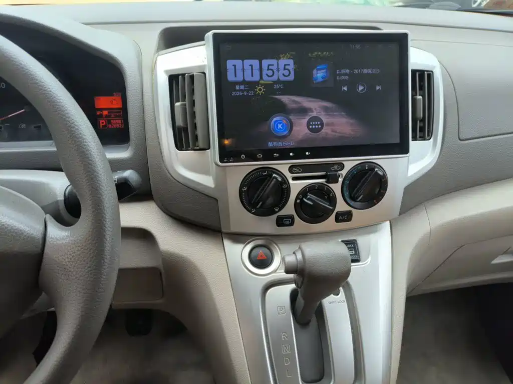 Nissan NV200 — миниатюра 9