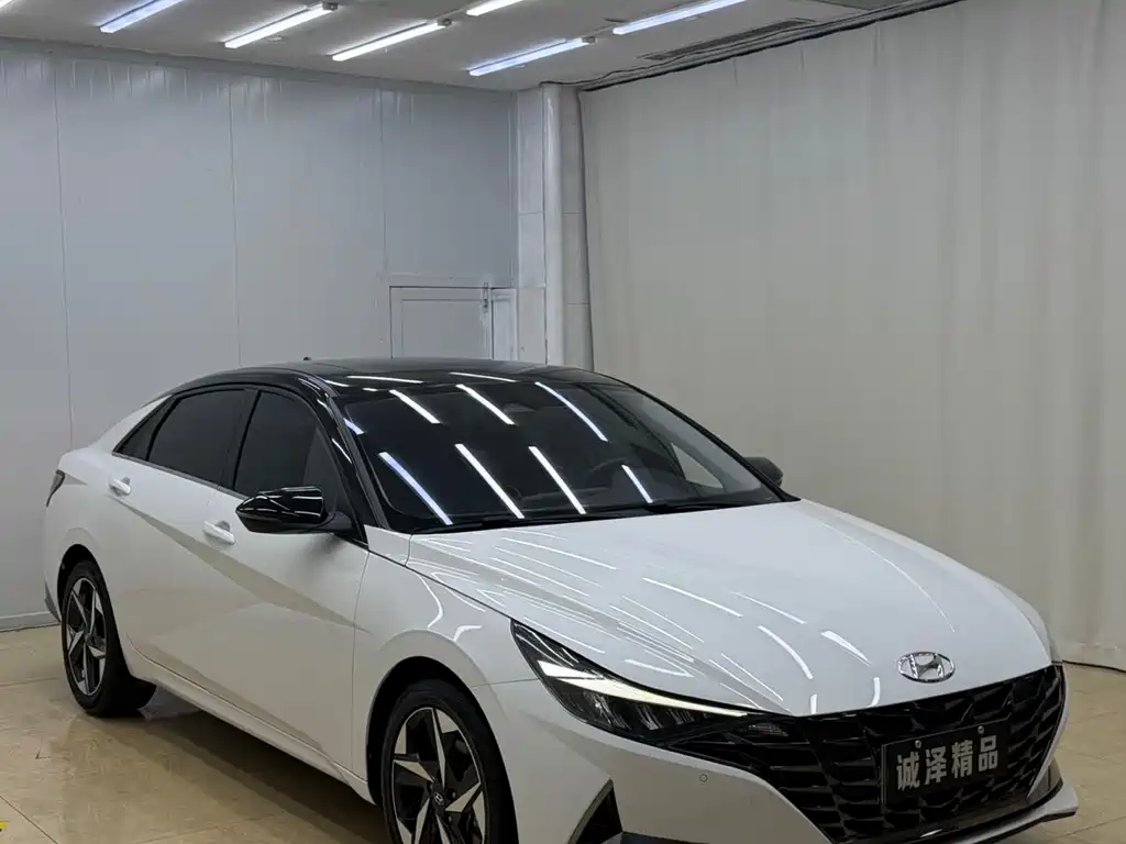 Hyundai Elantra — миниатюра 3