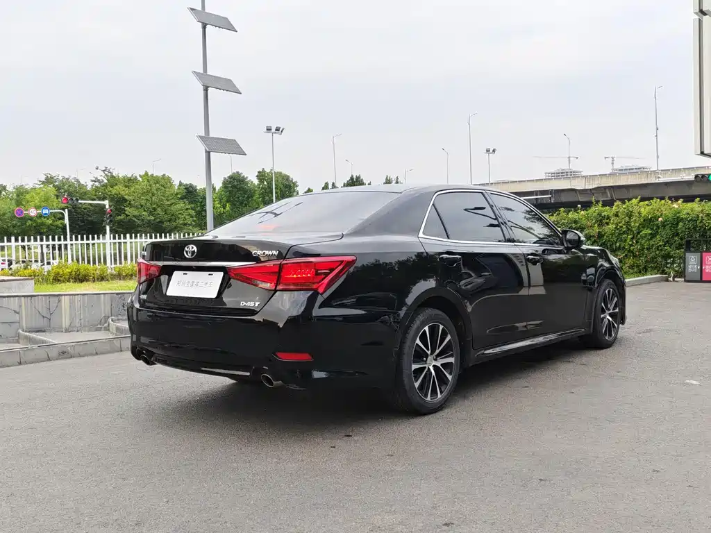 Toyota Crown 2018 2.0T Fashion