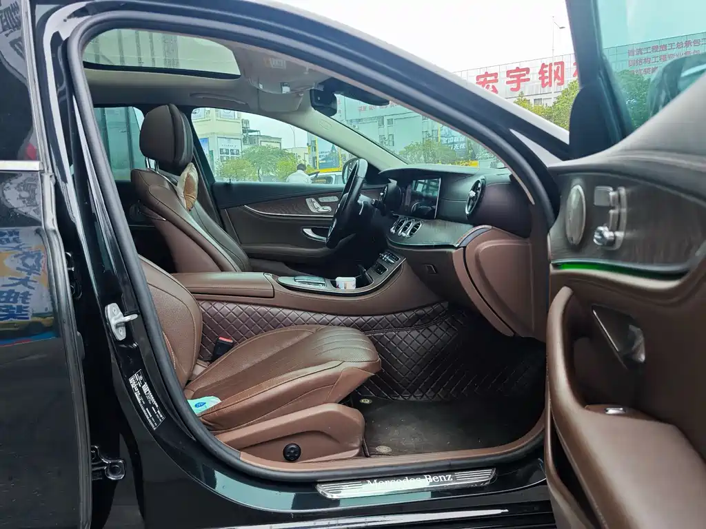 MERCEDES-BENZ E CLASS