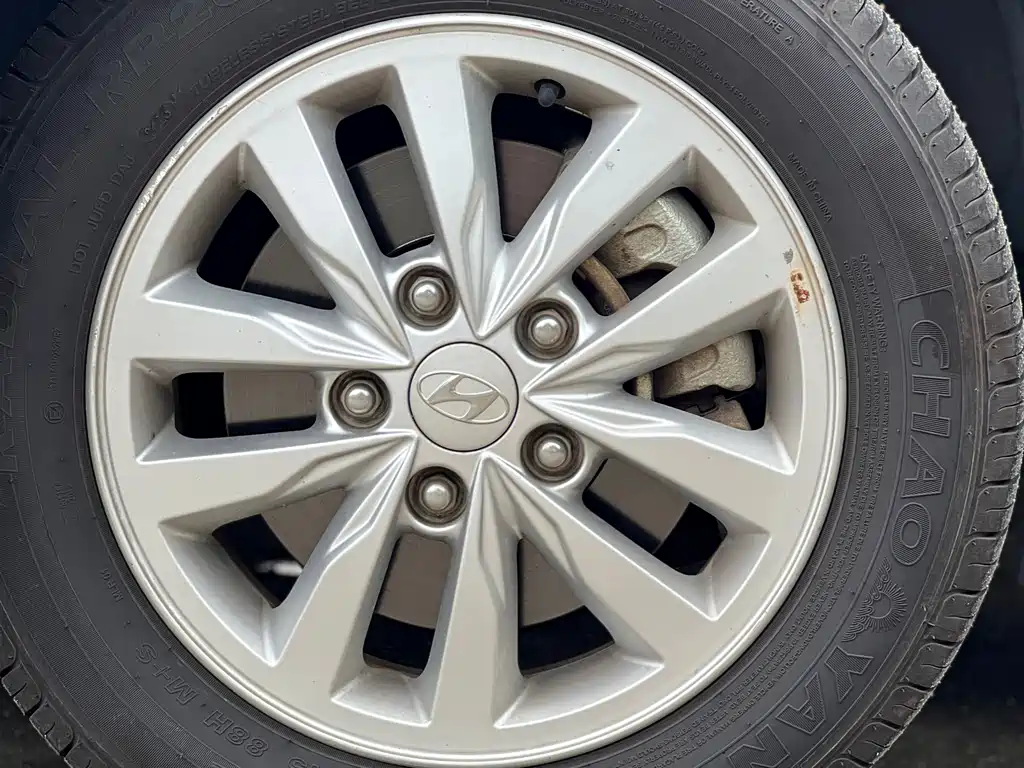 Hyundai Elantra 2015 1.6L MT Comfort