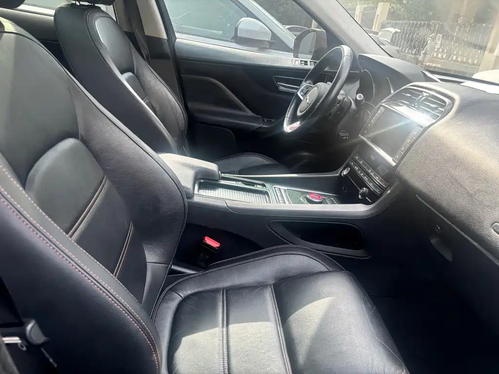 Jaguar F-PACE — миниатюра 8