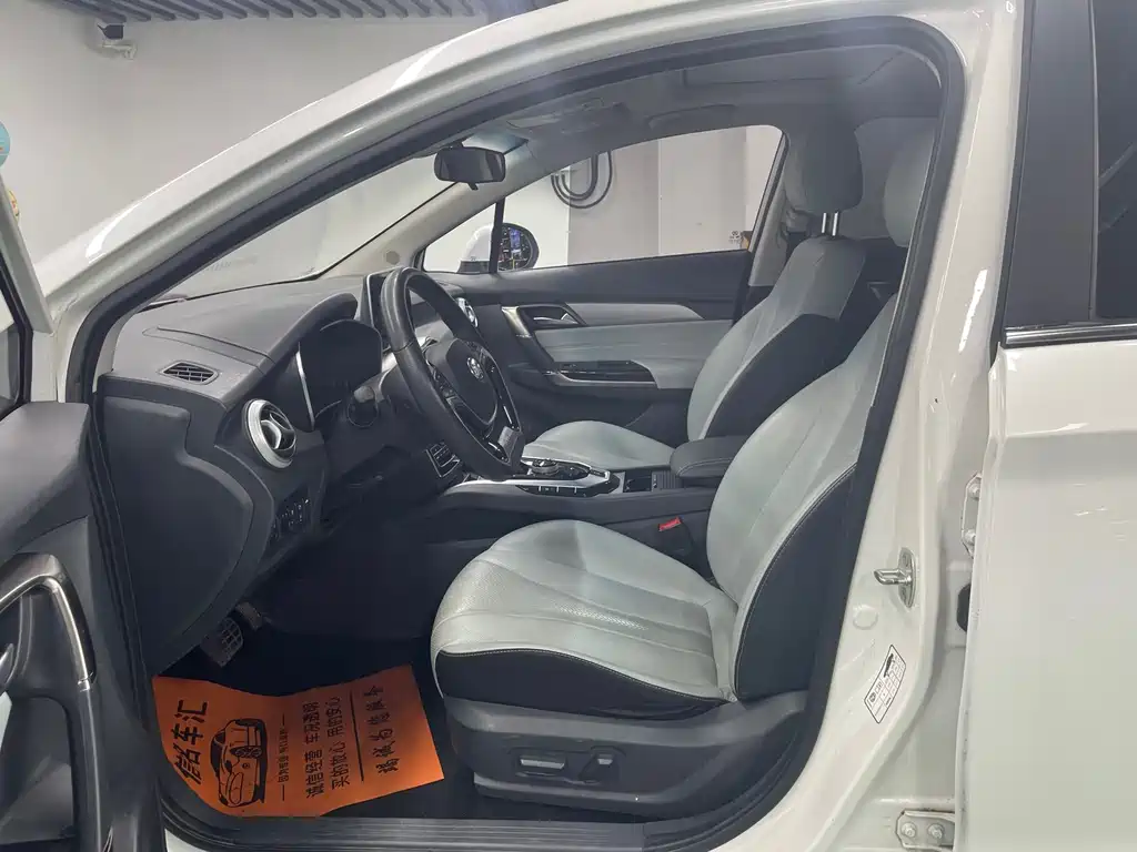 BAIC EU5 — миниатюра 8