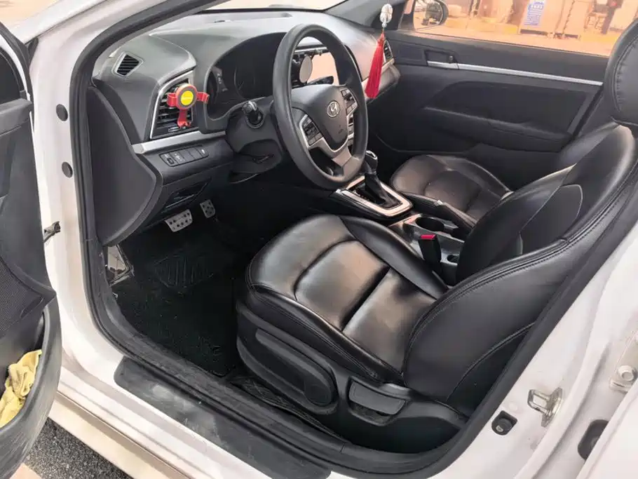 Hyundai Elantra — миниатюра 9
