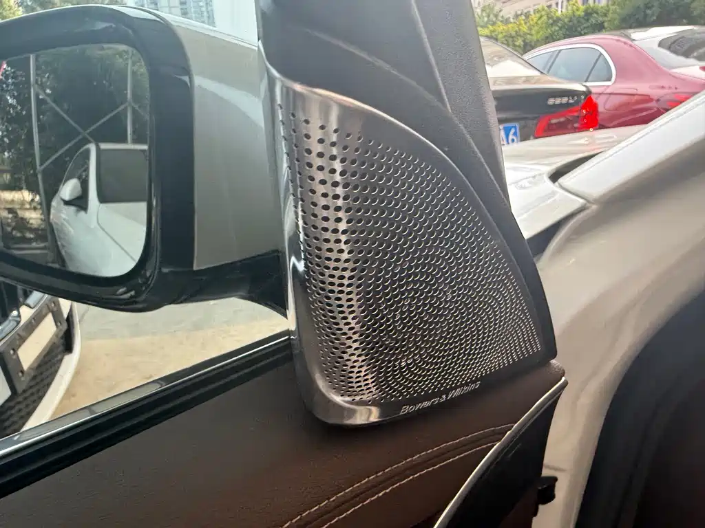 BMW 5 Series — миниатюра 15