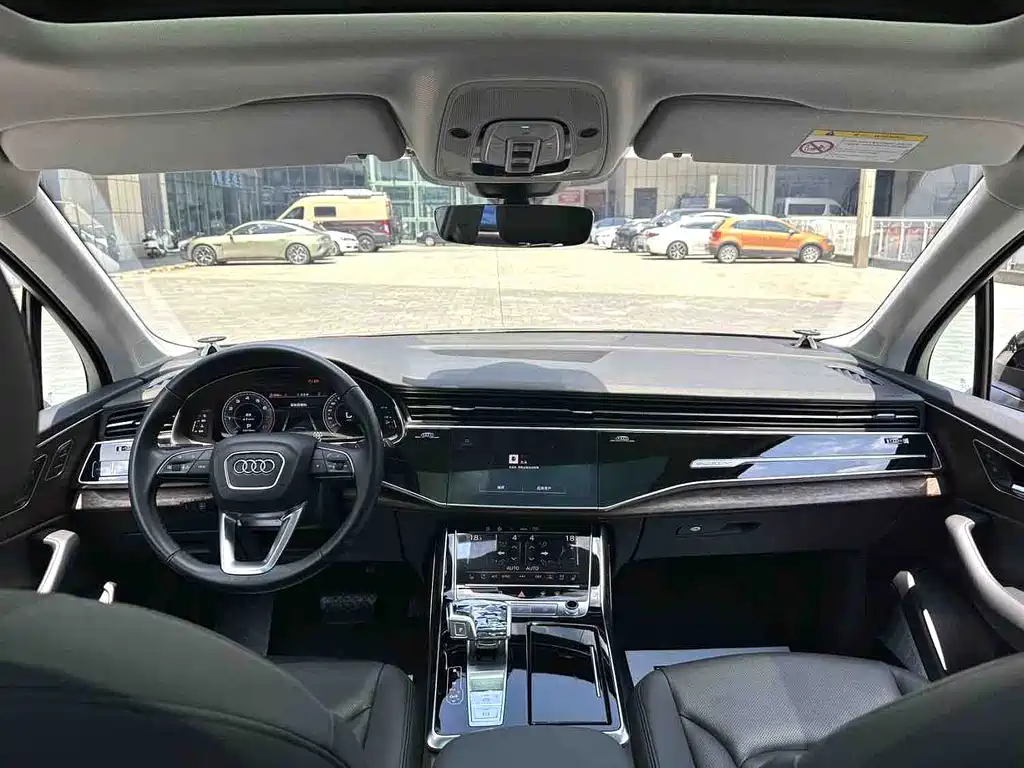 Audi Q7 — миниатюра 6
