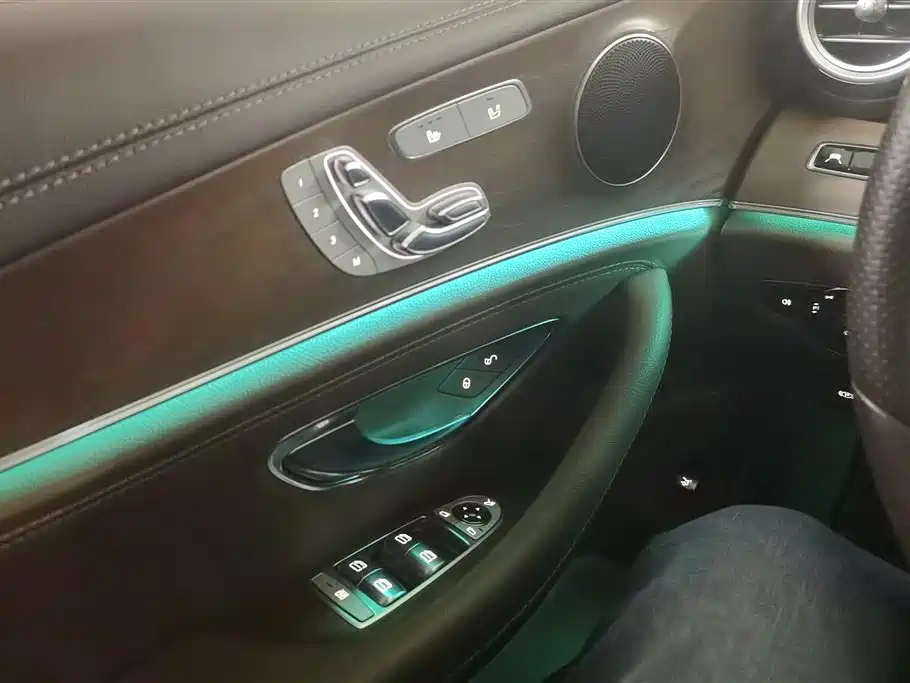 MERCEDES-BENZ E CLASS