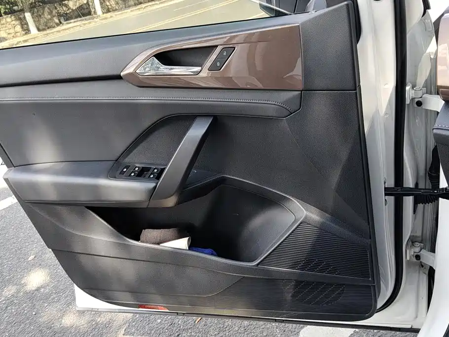 Volkswagen Tharu — миниатюра 7