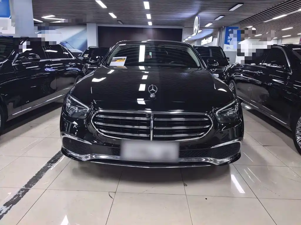 Mercedes-Benz E-Class — миниатюра 6