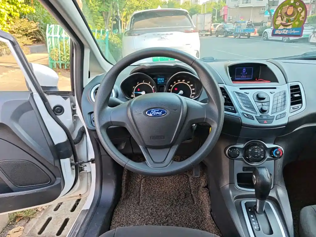 Ford Fiesta — миниатюра 11