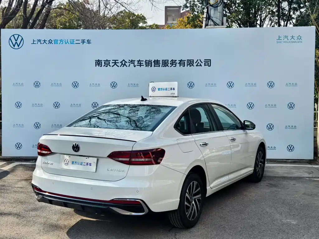 Volkswagen Lavida — миниатюра 4