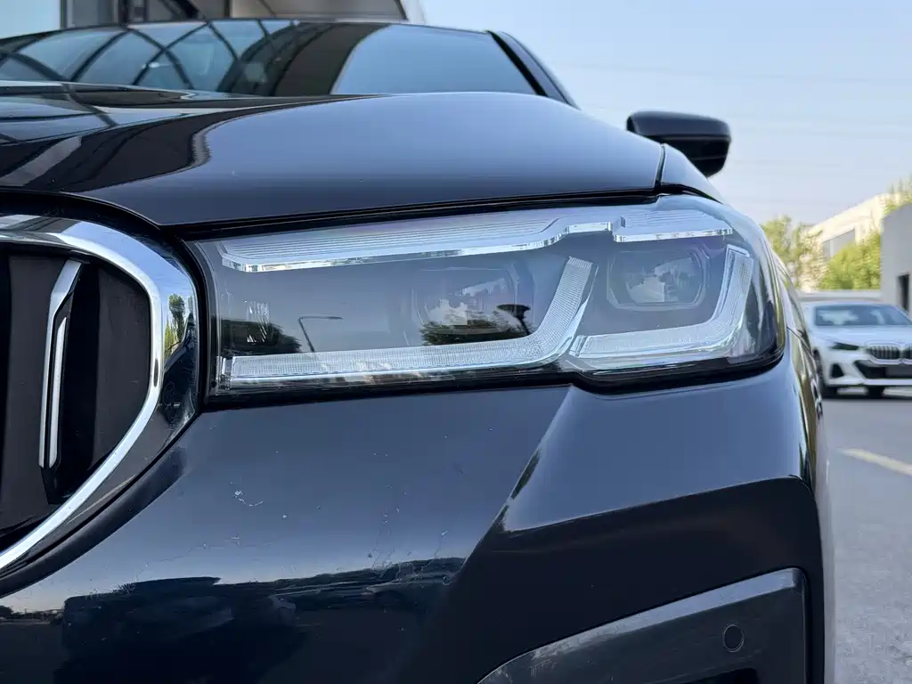BMW 5 Series — миниатюра 22