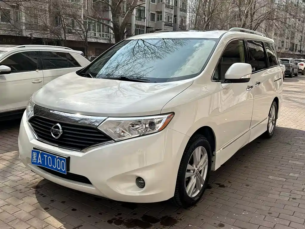 Nissan Quest 2014