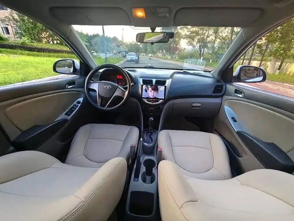 Hyundai Verna — миниатюра 4