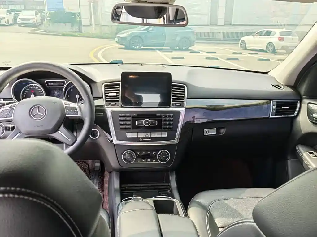 Mercedes-Benz M-Class — миниатюра 4