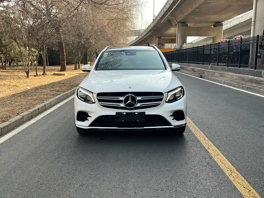 MERCEDES-BENZ GLC